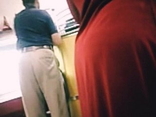 Chunky árabe Marocain Ass em Peppery Djellaba