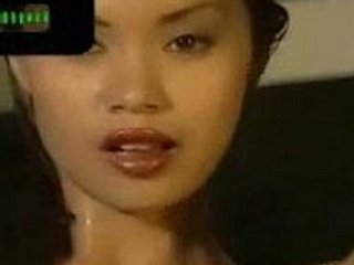 핫 아시아 베이브 스트립