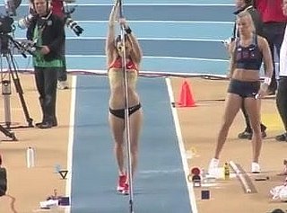 Kristina Gadschiew springt