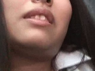 여 학생 엘리베이터 2 부에서 노네요