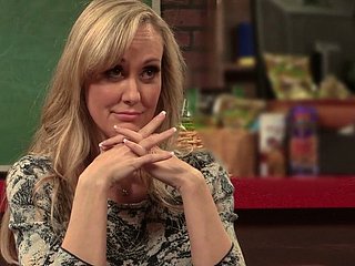 ワイルドビッグは彼女が犯された方法についてのブロンド淫乱の自慢をブレスト