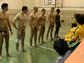 Suchen Sie Cheerleaders für checks dwindle ideale Guy at hand CFNM Vid