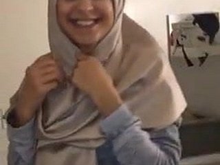 Hot Paki Hijab Girl