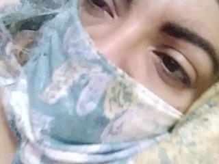 Réels maman arabes musulmans masturbe sa chatte Extreme Orgasm sur porno Hijab Cam et Spectacles Pieds