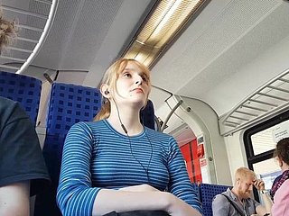 Nizza in treno bionda
