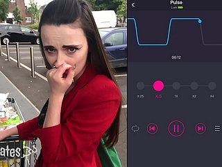 Preview: Public bermain vibrator terpencil dan seks di balkon