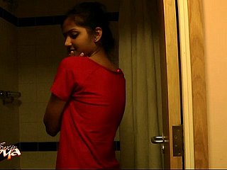 Chaud Sexy Indien Amateur Amateur Divya In Douche