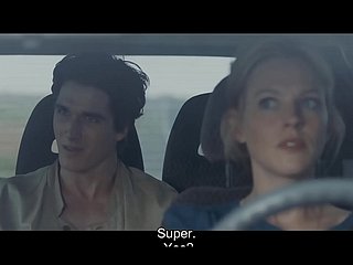 性感的妻子欺骗丈夫与年轻男孩