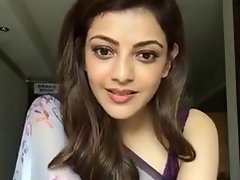 Kajal Aggarwal Hiển thị nách và Chest trong tay Saree