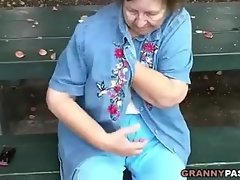 Kamu olarak Büyükanne Yanıp sönen