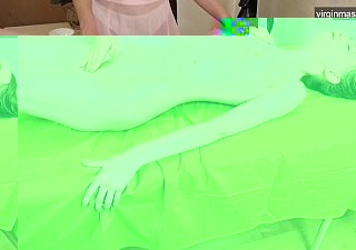 Bellezza russa Domna Svigok massaggiata fino agli orgasmi