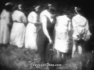 Horny Mademoiselles는 숲에 때리기 (1930 년대 빈티지)