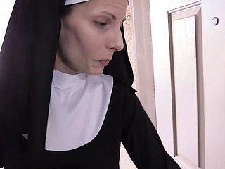 زوجة زوجة راهبة مجنون في التخزين