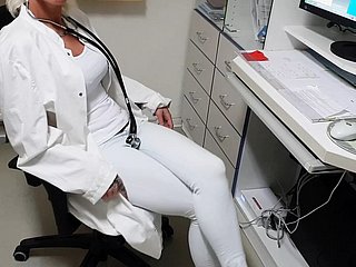 Doctor seduces the brush regarding his study
