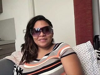Slutty 20 살짜리 아이는 지금 수탉을 원합니다