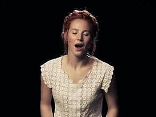 Girlband Adam obtiene un orgasmo mientras canta