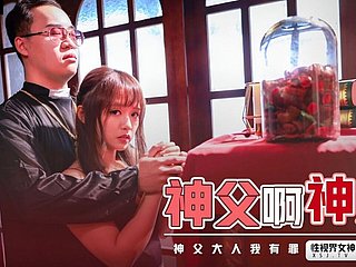 Hot Asian Cute Amateur perde segretamente la verginità della figa stretta nei confronti del suo sacerdote