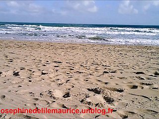 Mauritius Adası'ndan Josephine: Kışın Submissively d'Agde'de işemek