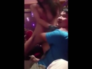 Voyeur Karaoke Seks Di Cina