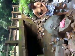 Take a shower wanita Srilankan