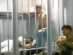 Пьяный Sailor выебанная в клетках армии