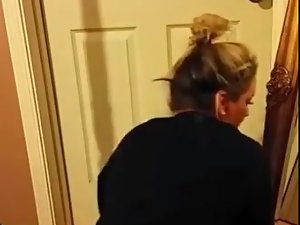 دروازے کی طرف TWERKING