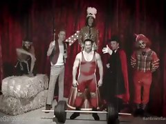Circo puta gangbanged por dishearten tripulación