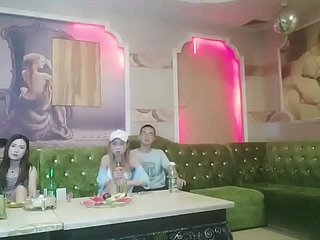 chino ktv rizado sexo en grupo sentado dama 4p