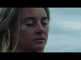 Shailene Woodley nuda in Alla deriva