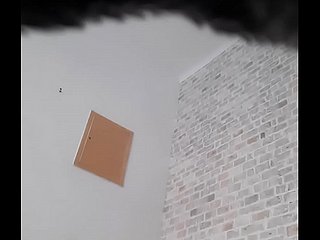 التقطتني كاميرا خفية وأنا أقوم بتدليك بي بي سي الخاص بي
