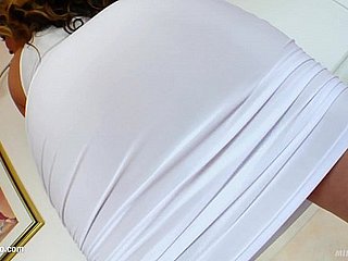 Afrodite milf slet neukt bij Milf Thing