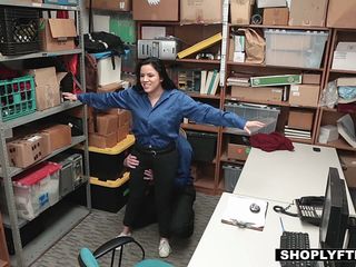 ShopLyfter - Pegawai LP menghina Clever Housebreaker Remaja