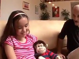 STP3 Tirante anziano scopa un teenager davvero eccitata!