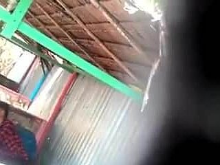 インドネシア -  ngintip jilbaber YG susunya dihisap