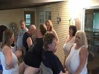 ناضجة BBW الفاسقات مص الديك في المجموعة المرح