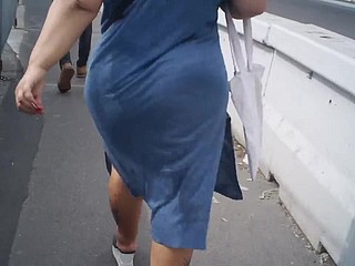 irritant arabic azul cândido na rua.