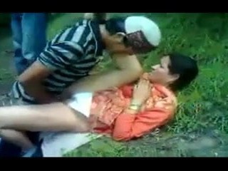 desi mom fucked by 3 boys there forest