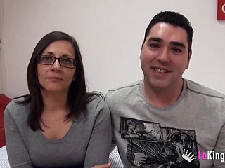 Mereka bertemu di Internet. Hari ini mereka have sex untuk kita