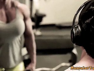 맞춤 근육 여성 Testoster을 공 파열