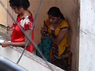 Desi voyeur na balkonie