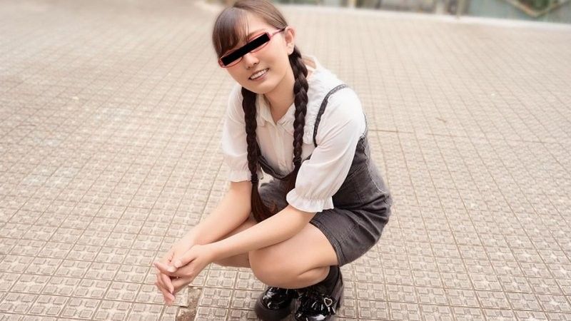 10musume 021426_01 お尻の開発にも興味津々な赤メガネ娘